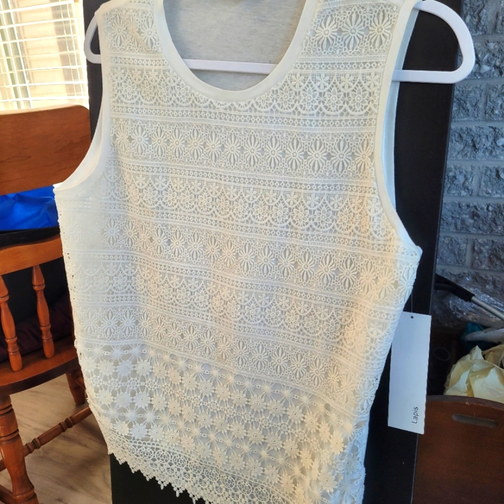 Elegant White Lace Sleeveless Top